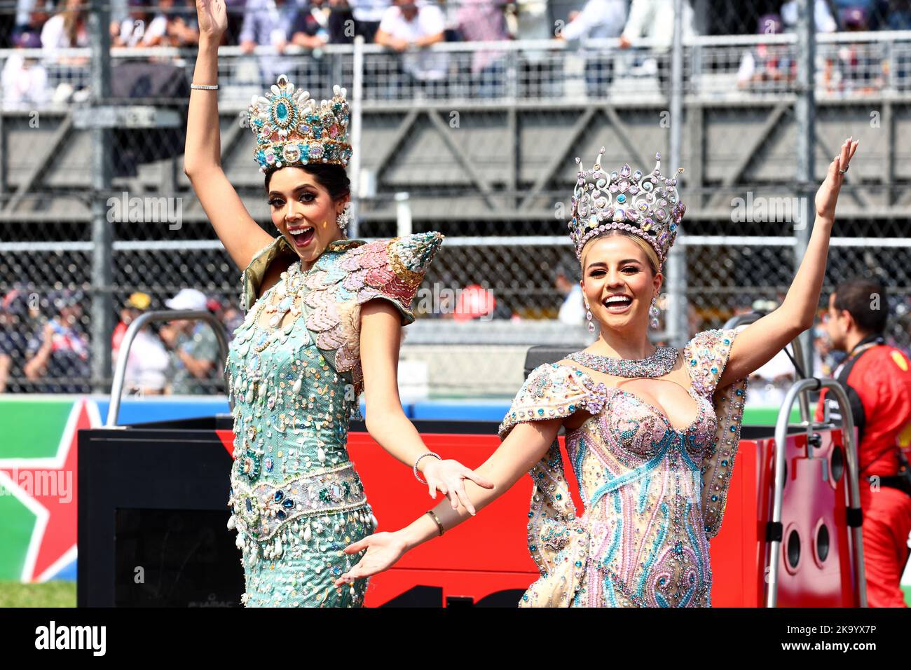 Grid atmosphere. Mexican Grand Prix, Sunday 30th October 2022. Mexico