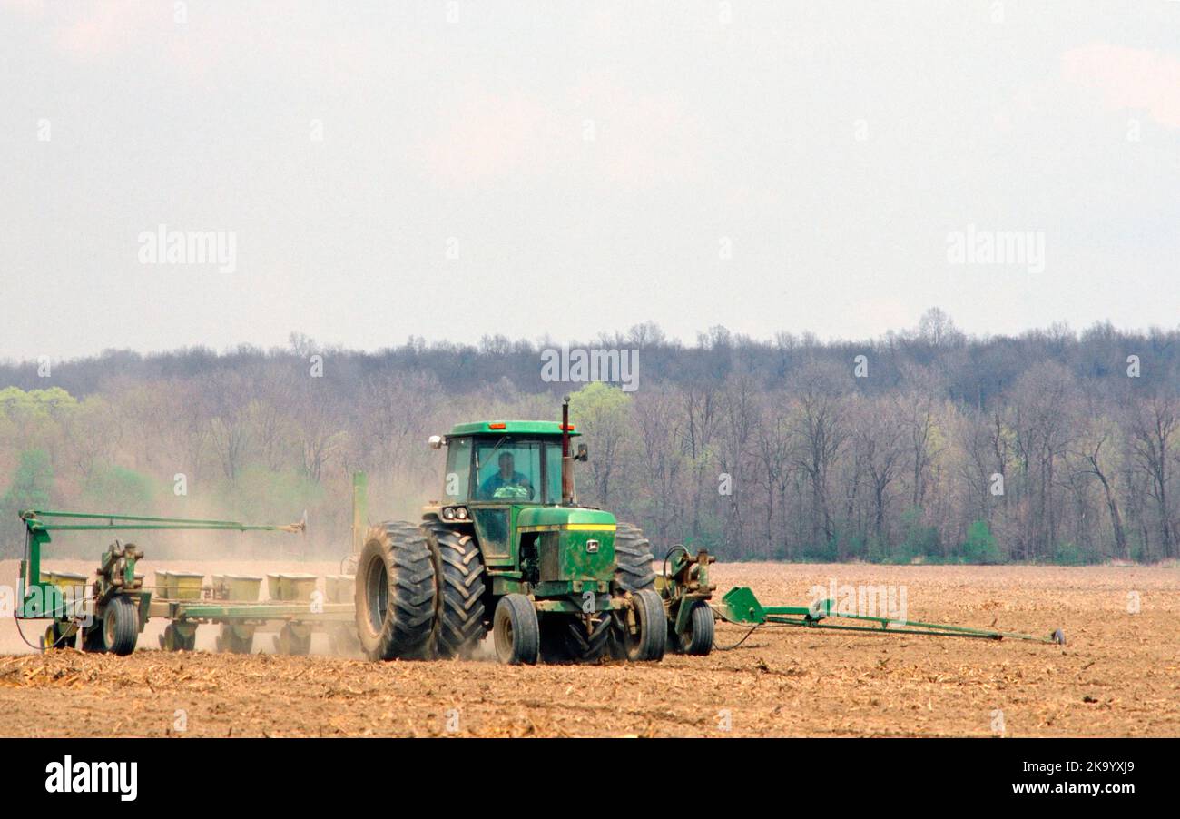 Planting Corn.John Deere 4240 Tractor. Livingston County. Geneseo, New York Stock Photo