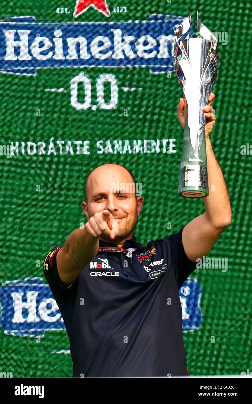 Engineering Bullpen Gianpiero Lambiase (ITA) Red Bull Racing Engineer celebrates on the ...