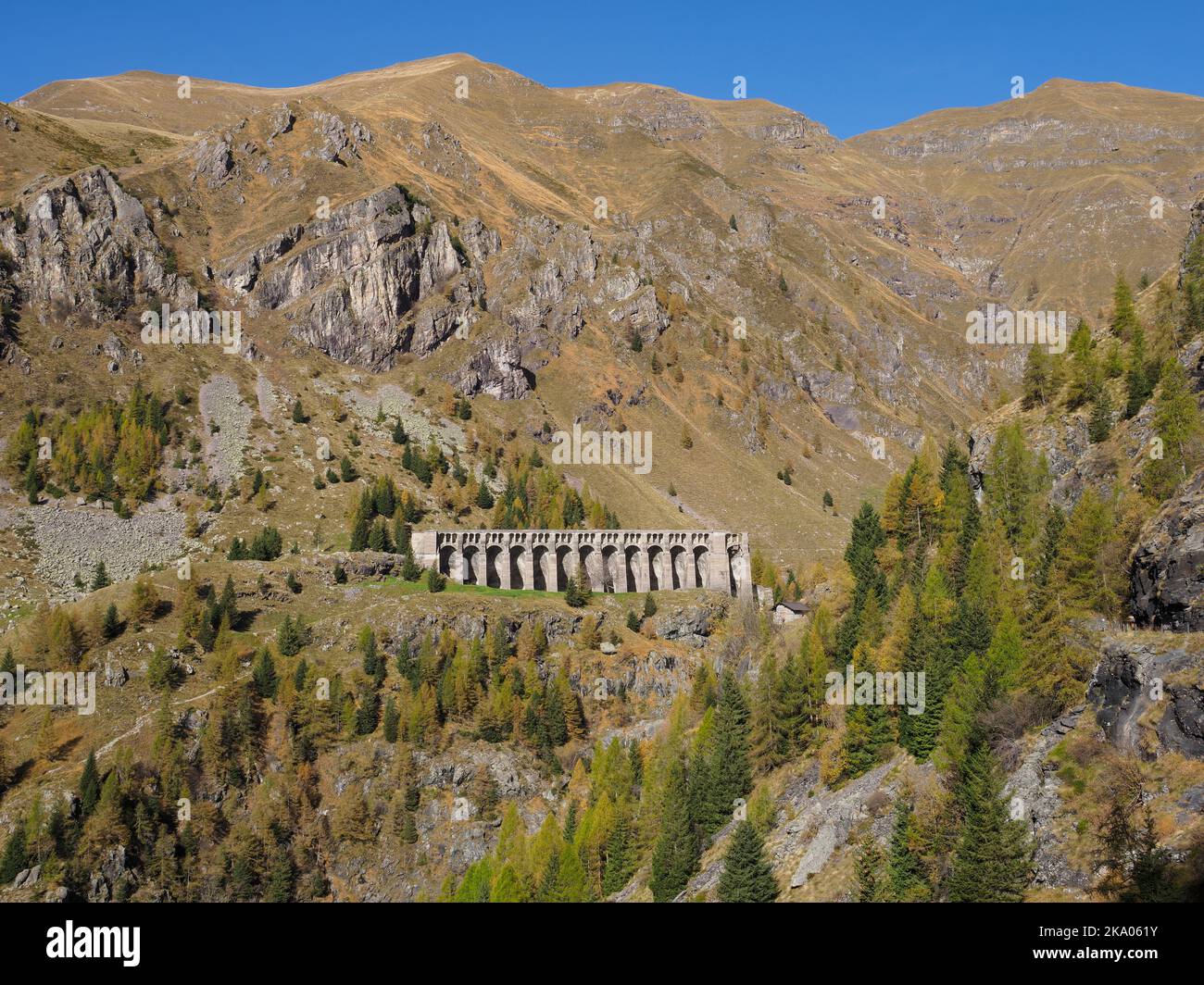 Dam in valley italy hi-res stock photography and images - Page 6 - Alamy