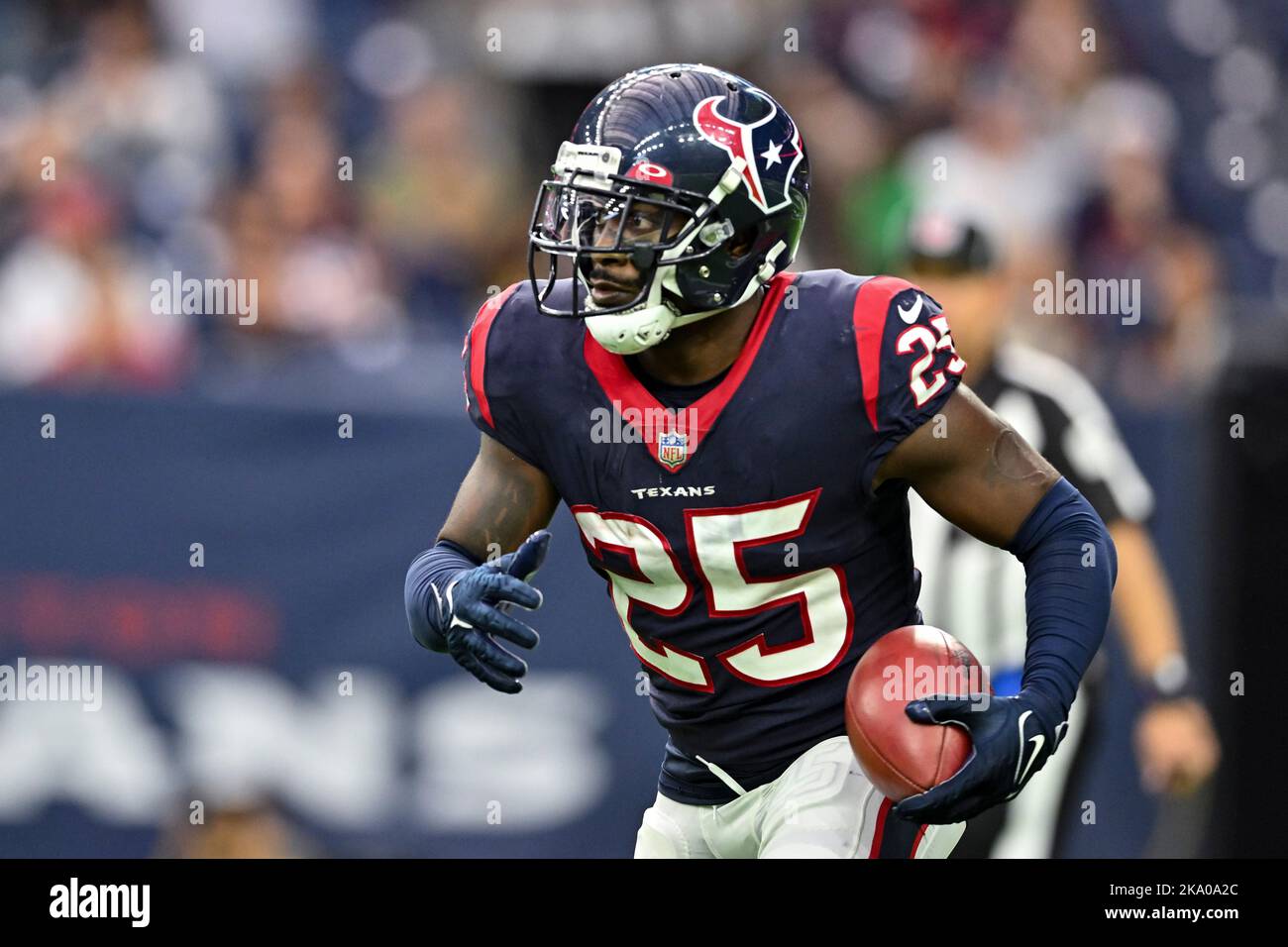 Houston, Texas, USA. Houston, Texas, USA. 30th Oct, 2022. Houston Texans cornerback Desmond King II (25) returns the ball during the fourth quarter against the Tennessee Titans at NRG Stadium. Mandatory Credit: Maria Lysaker-ZUMA Press (Credit Image: © Maria Lysaker/ZUMA Press Wire) Credit: ZUMA Press, Inc./Alamy Live News Stock Photo