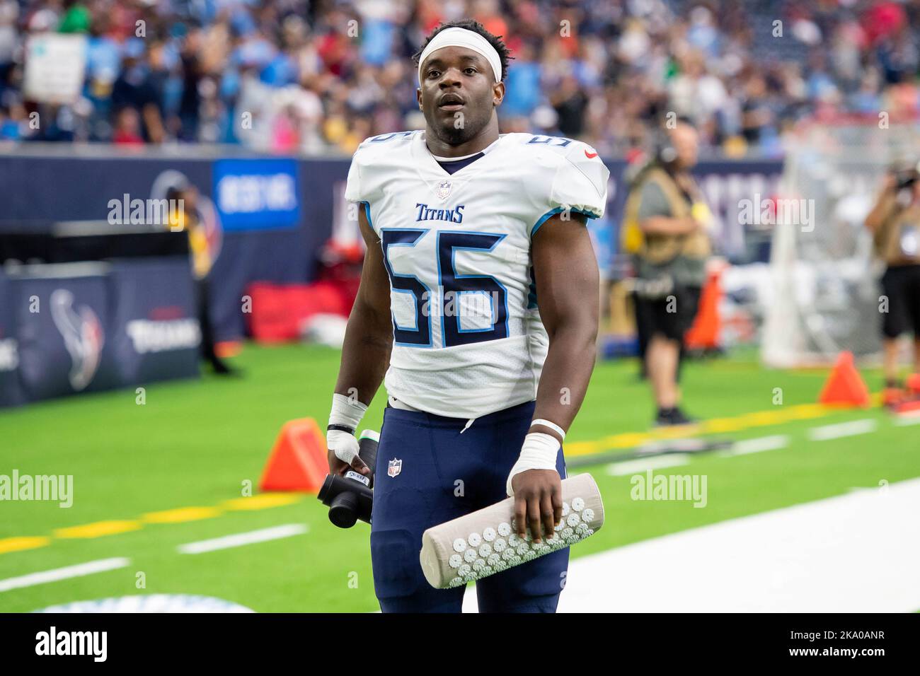 Houston, TX, USA. 30th Oct, 2022. Tennessee Titans linebacker Monty Rice  (56) during a game between