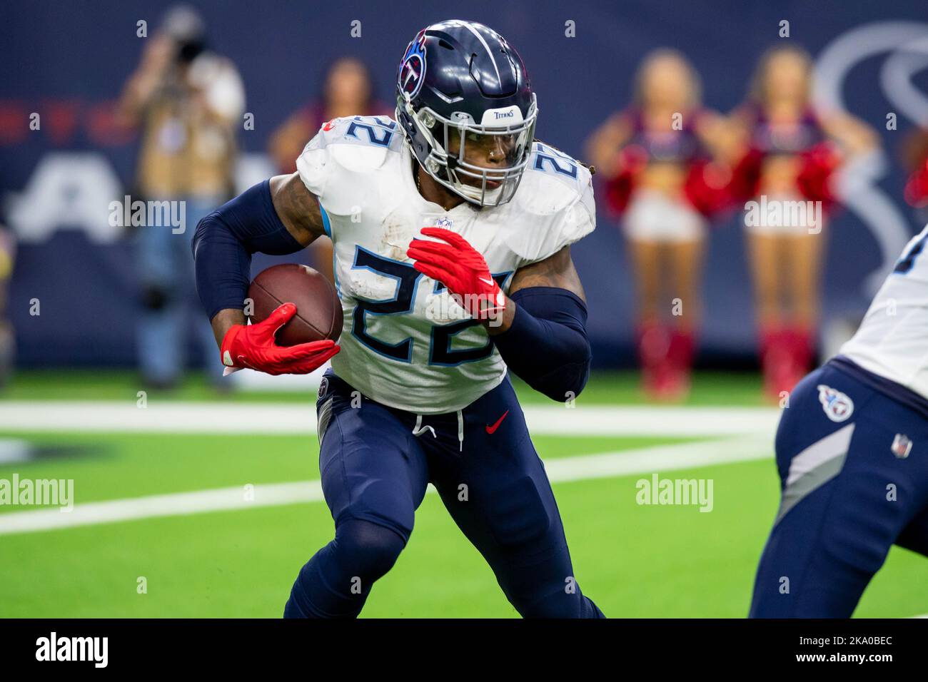 Tennessee running back Derrick Henry (22) runs for yardage during their  game against the Cincinnati Bengals, Sunday, Nov. 27, 2022, in Nashville,  Tenn. (AP Photo/Wade Payne Stock Photo - Alamy