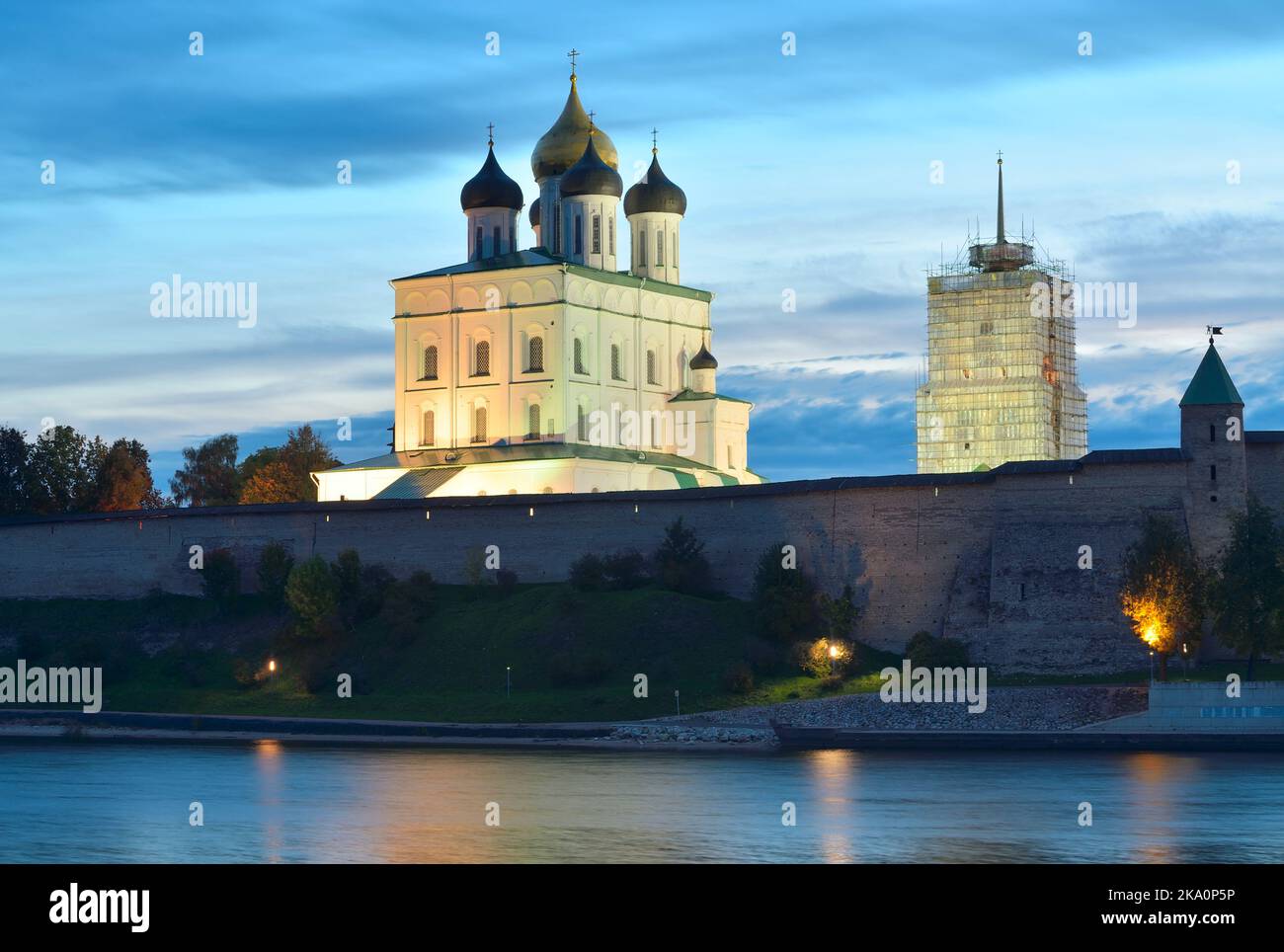 The Old Russian Pskov Kremlin. Trinity Cathedral behind the fortress walls at dawn. Pskov, Russia, 2022 Stock Photo