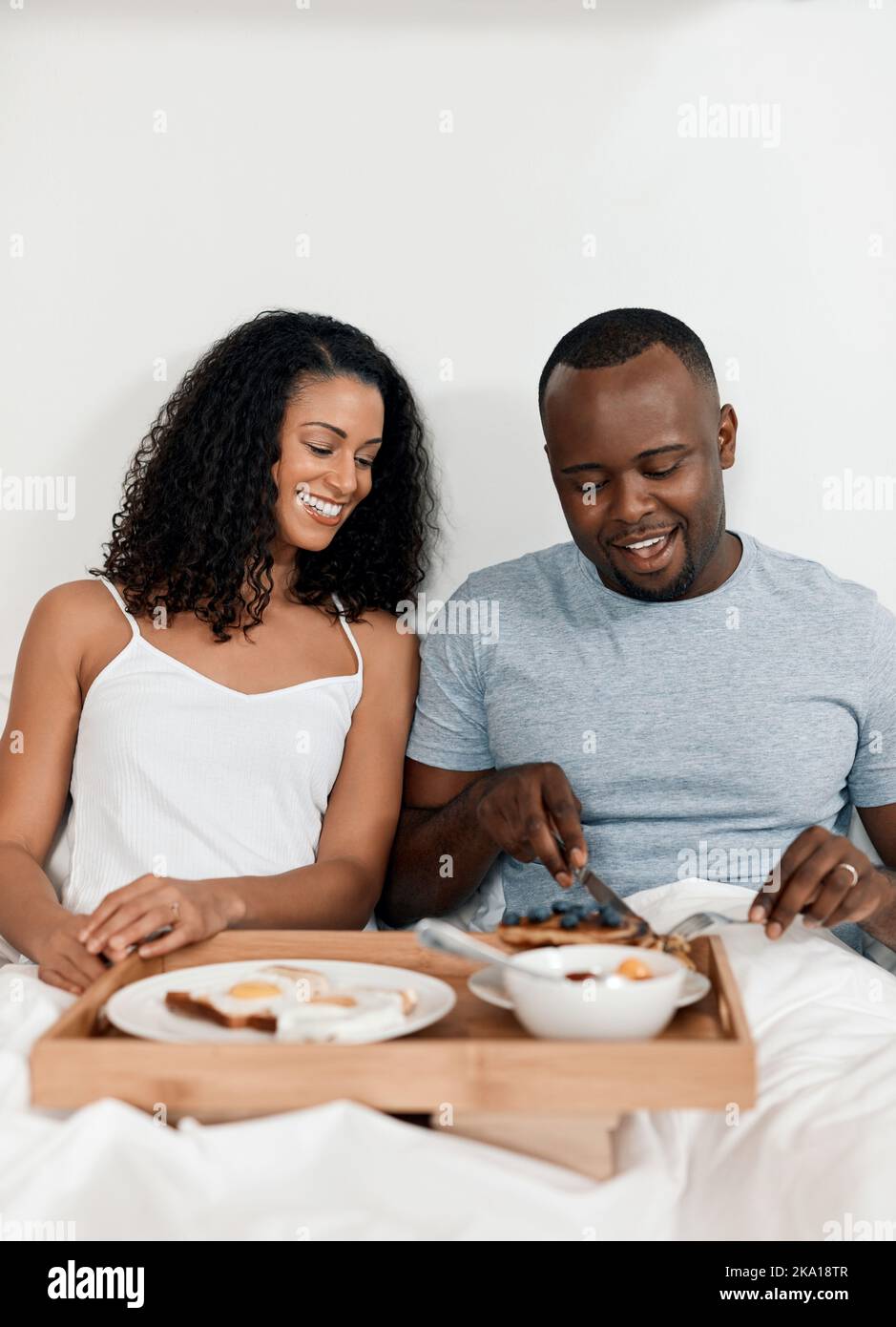 Young black couple relaxing hi-res stock photography and images - Alamy