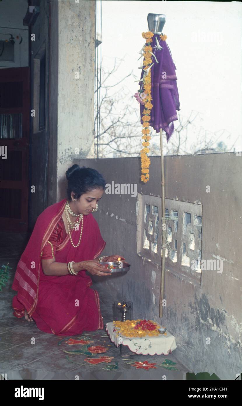 Hoists gudi hires stock photography and images Alamy