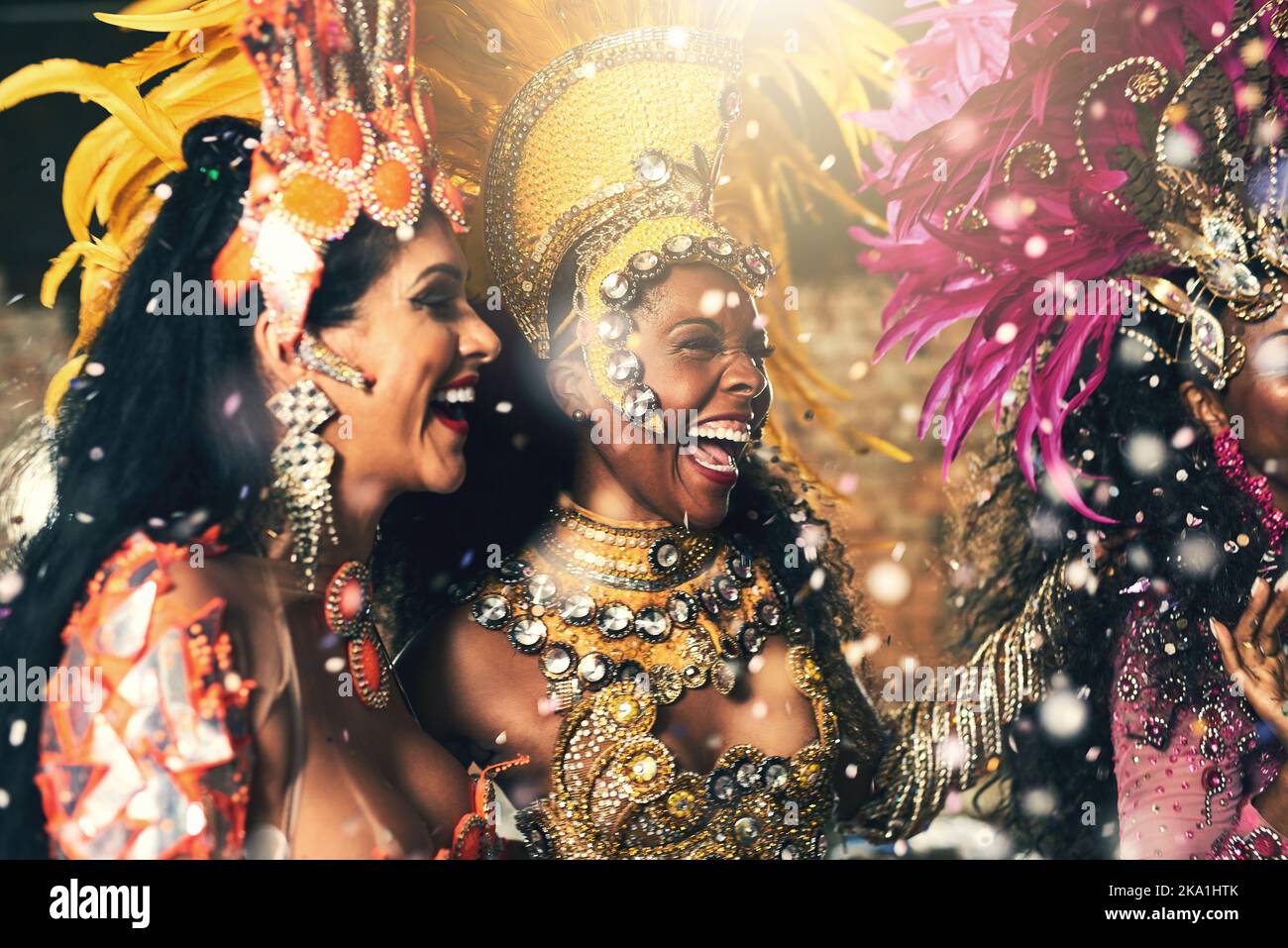 Female brazilian carnival samba dancer hi-res stock photography and ...
