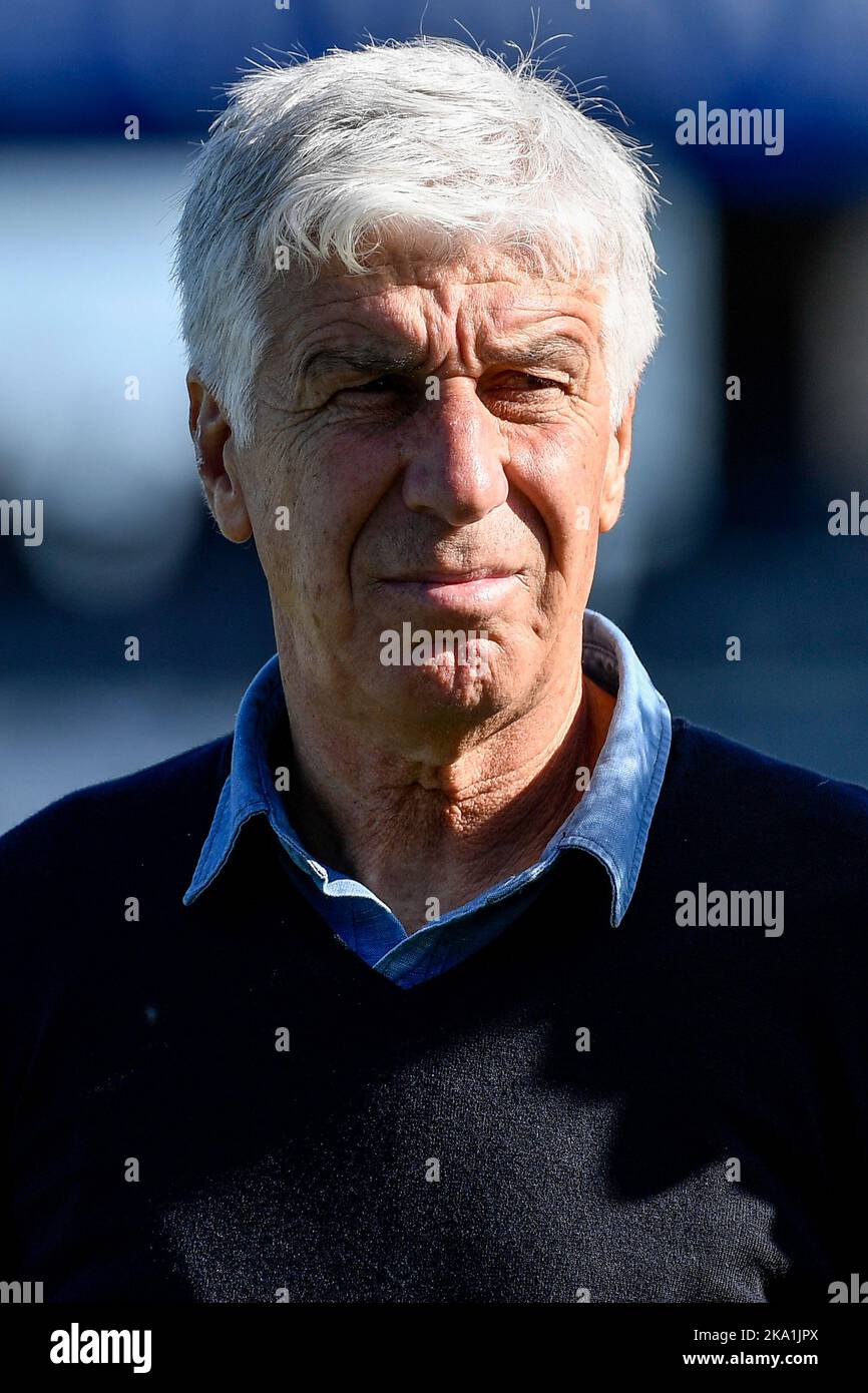 Gian Piero Gasperini of Atalanta BC looks on prior to the Serie A football match between Empoli FC and Atalanta BC at Carlo Castellani stadium in Empo Stock Photo