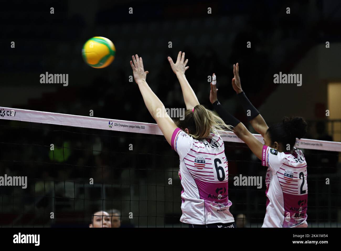 Hillary Howe ISTANBUL, TURKEY - FEBRUARY 15, 2022: Hilary Howe and Yeisy Soto in ...