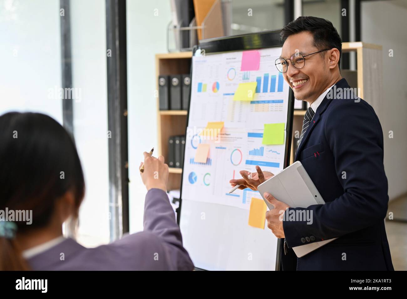 manager-listening-hi-res-stock-photography-and-images-alamy