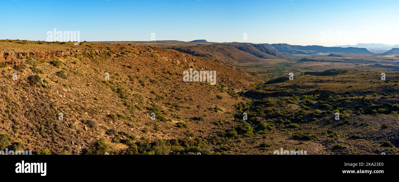 Scenic View On Potlekkertjie Loop In Karoo National Park, Beaufort West ...