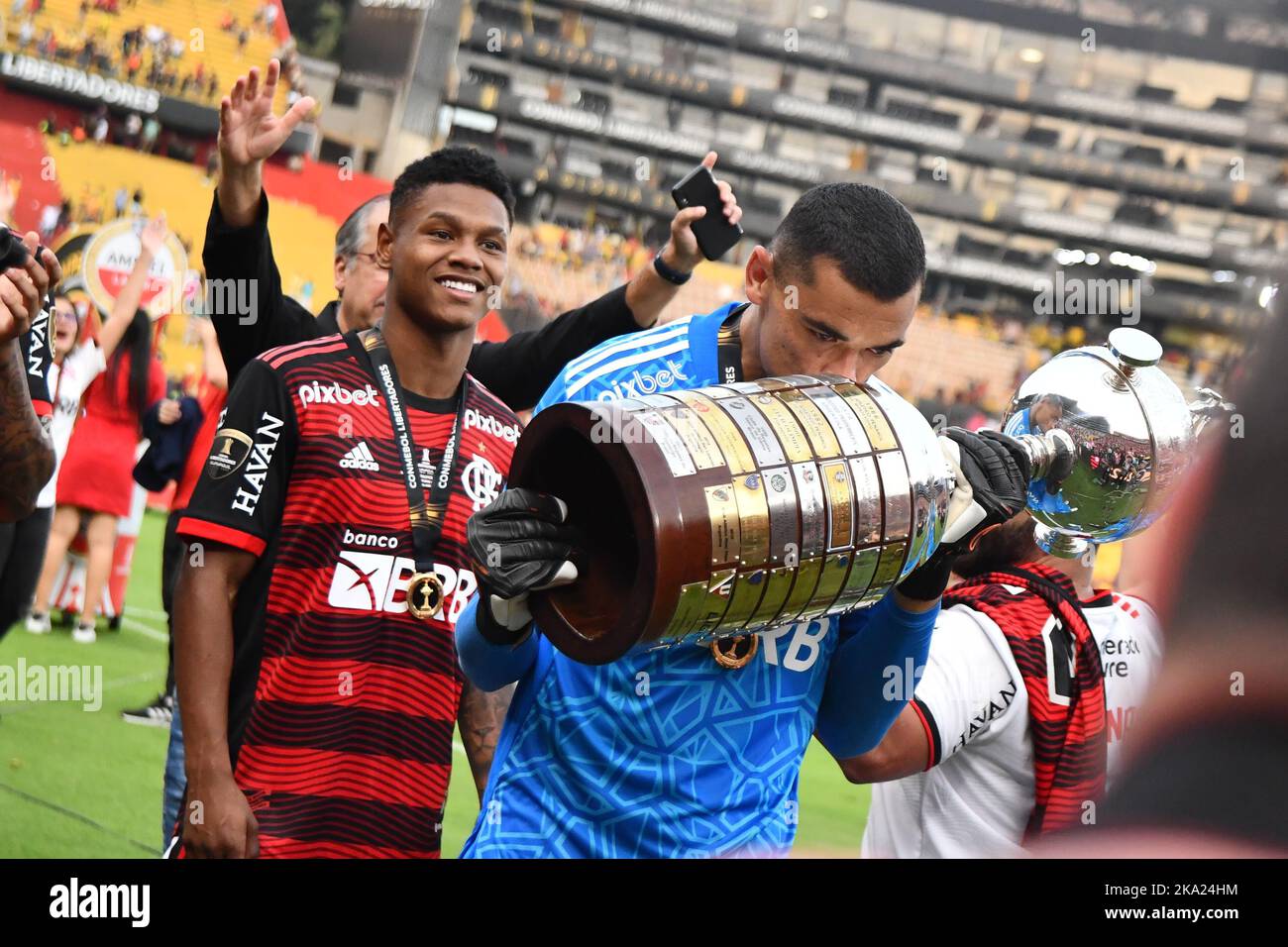 Santos do Flamengo, comemora o título após a partida entre Flamengo e Athletico, pela Final da Copa Libertadores 2022, no Estádio Monumental Isidro Romero Carbo neste sábado 29. Stock Photo