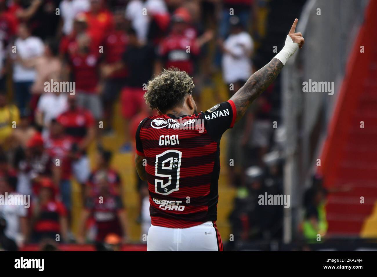 Gabriel Barbosa do Flamengo, comemora o seu gol durante a partida entre Flamengo e Athletico, pela Final da Copa Libertadores 2022, no Estádio Monumental Isidro Romero Carbo neste sábado 29. Stock Photo