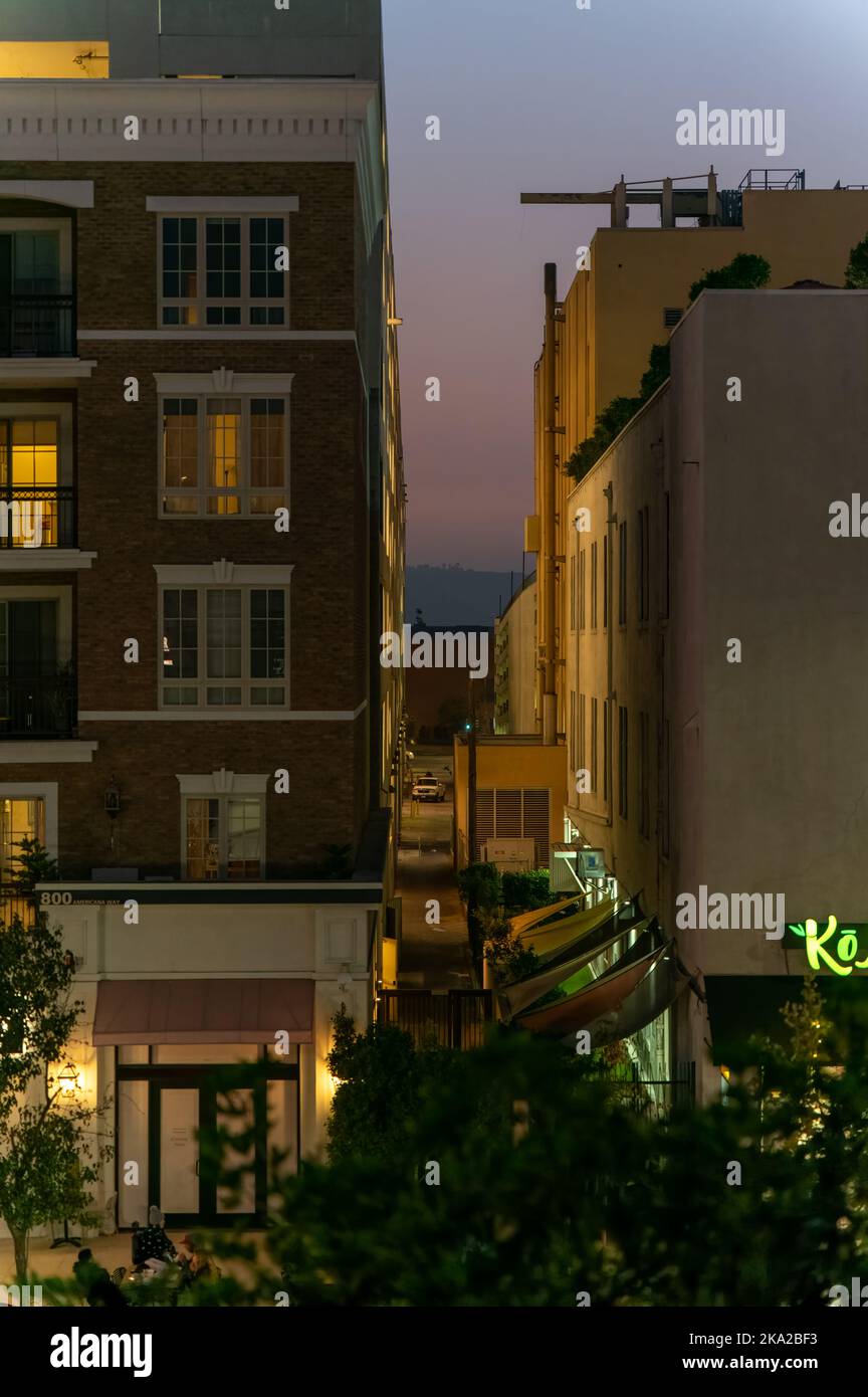 A Looking down an alleyway filled with apartments in Glendale Stock