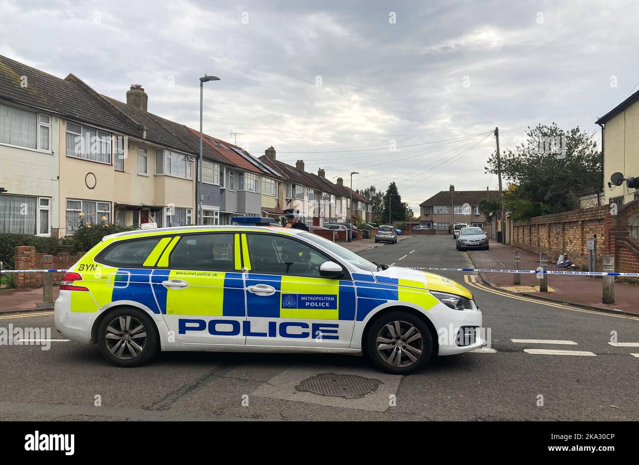 Met police donate a christmas gift dagenham