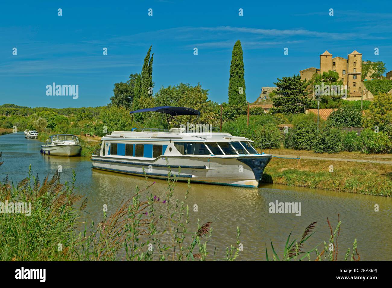 The Canal du Midi at Argens-Minervois in the Aude Department of southern France. Stock Photo