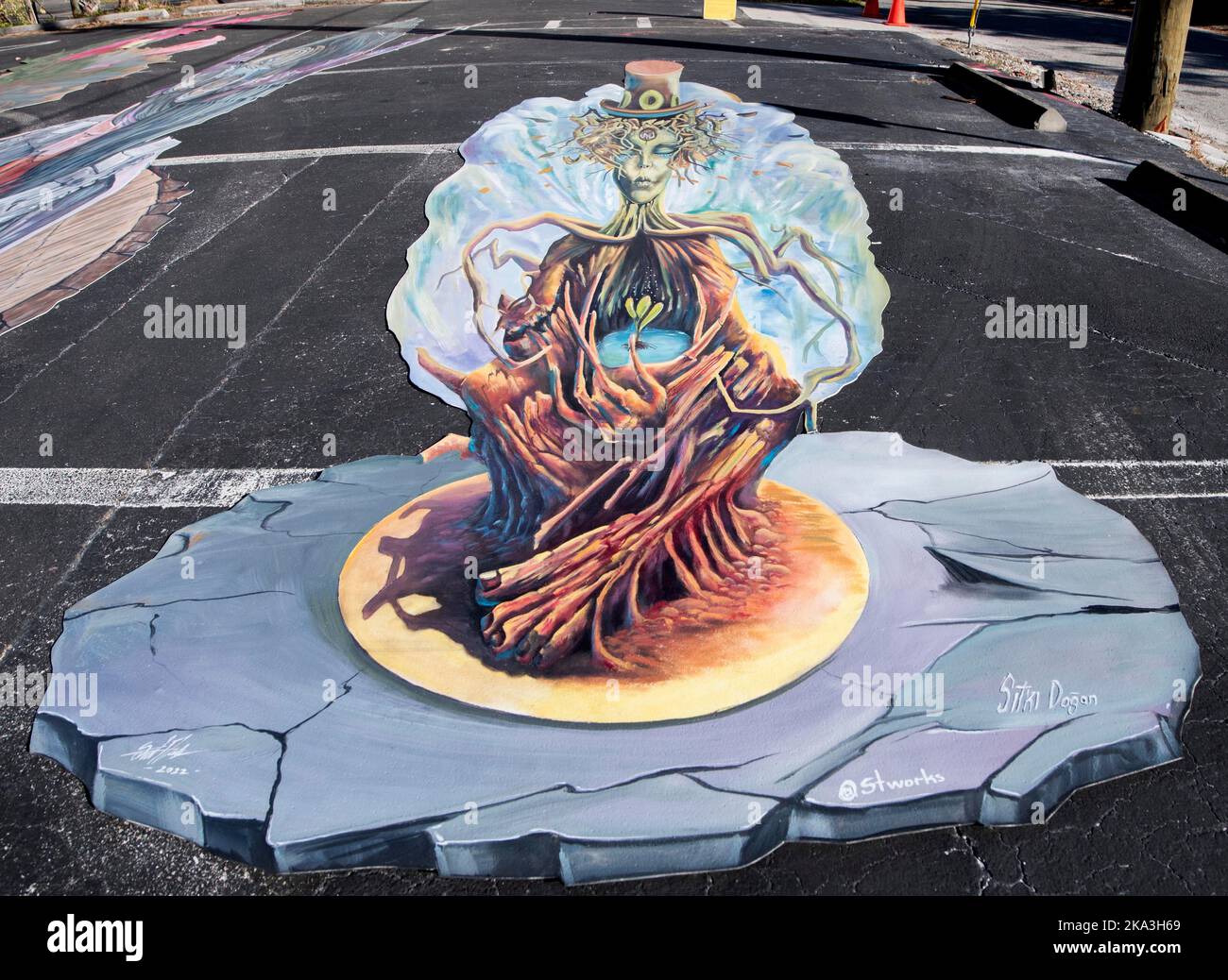 Sarasota, Florida, USA. 30th Oct, 2022. Interactive 3D chalk art illusions are displayed in