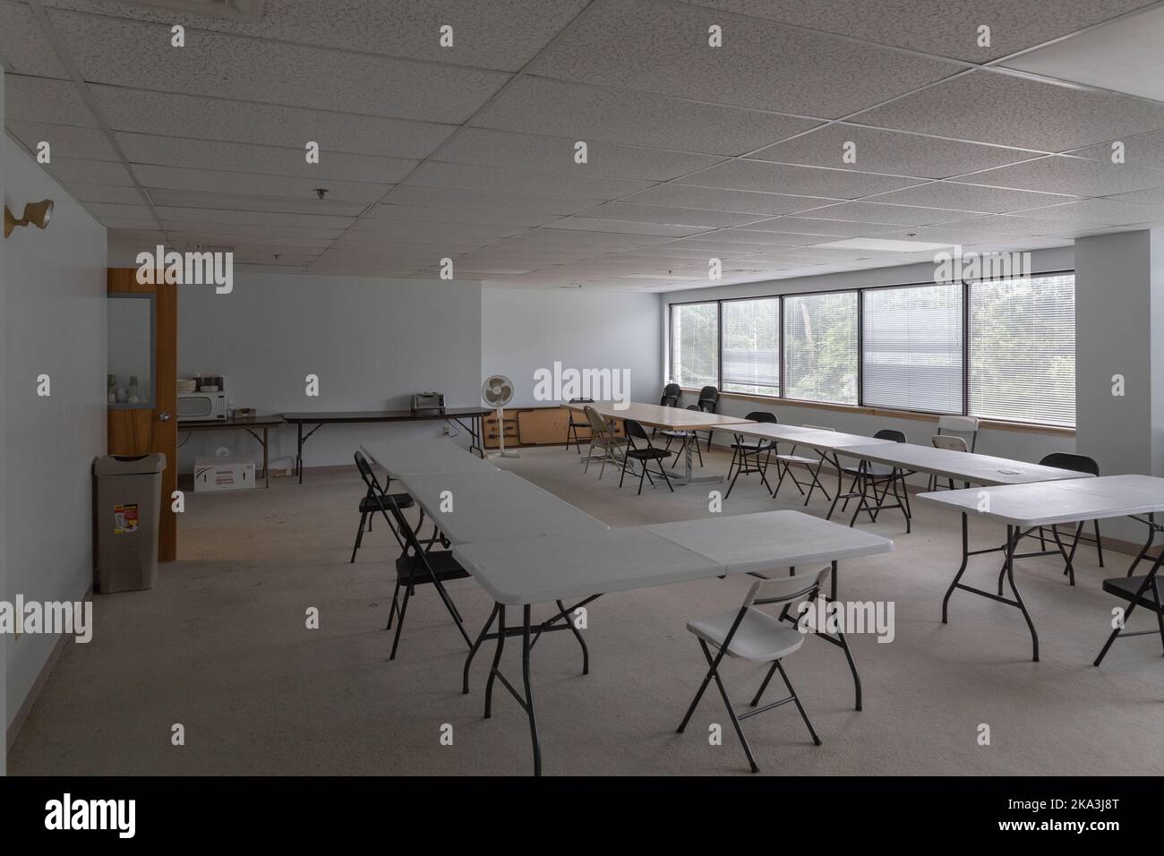 A view of an empty commercial building interior for manufacturing or