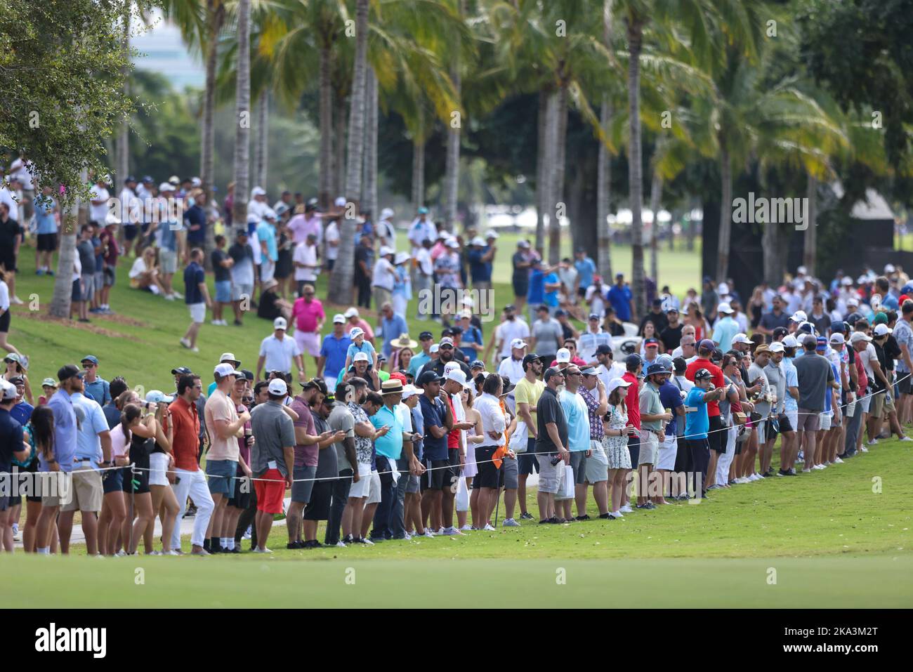 Miami, United States Of America. 30th Oct, 2022. DORAL, FLORIDA - OCTOBER 30: Crowd shot on hole 2 during the team championship stroke-play round at the LIV Golf Invitational - Miami at Trump National Doral Miami on October 30, 2022 in Doral, Florida. (Photo by Alberto E. Tamargo/Sipa USA) Credit: Sipa USA/Alamy Live News Stock Photo