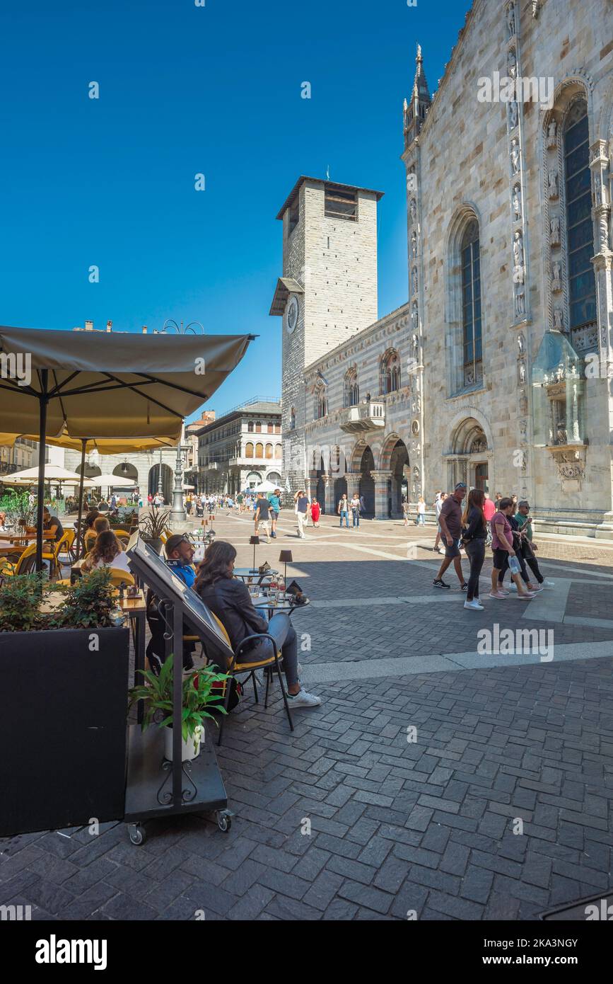 Como Piazza Duomo, view in summer of the scenic Piazza Duomo showing the west front of the historic cathedral, city of Como, Lake Como, Lombardy Italy Stock Photo