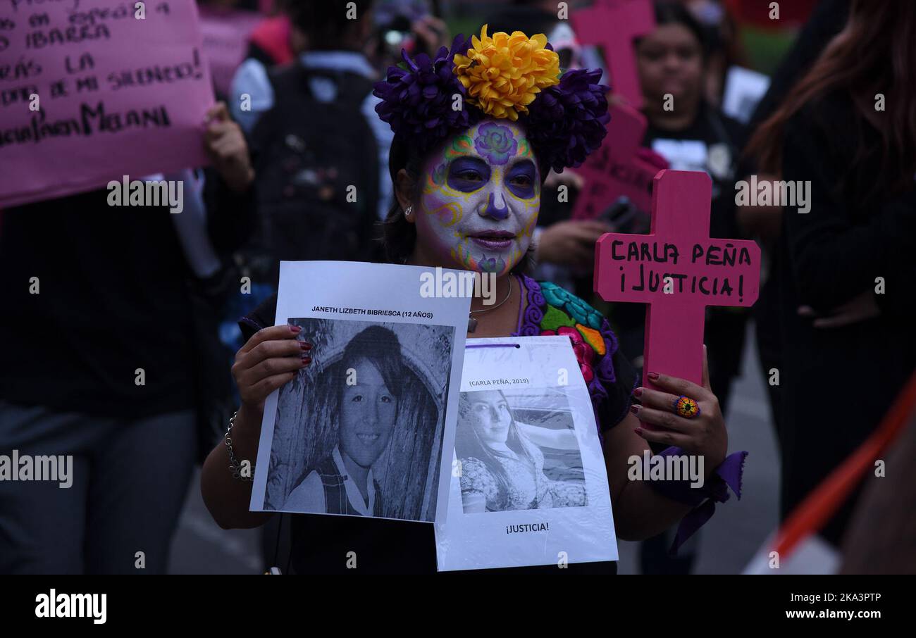 Mexico City, Mexico. 30th Oct, 2022. October 30, 2022, Mexico City, Mexico: Women characterized as catrinas join a demonstration to demand justice for the victims of gender violence. on October 30, 2022 in Mexico City, Mexico. (Photo by Marco Rodriguez/Eyepix Group/Sipa USA) Credit: Sipa USA/Alamy Live News Stock Photo