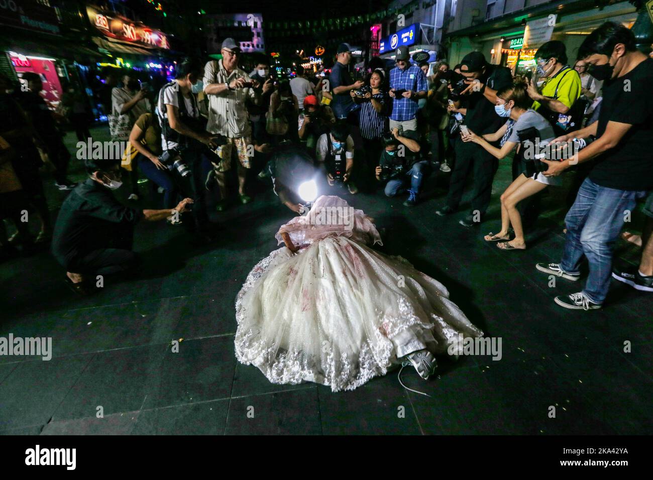 Bangkok, Thailand. 31st Oct, 2022. A woman with Halloween makeup and