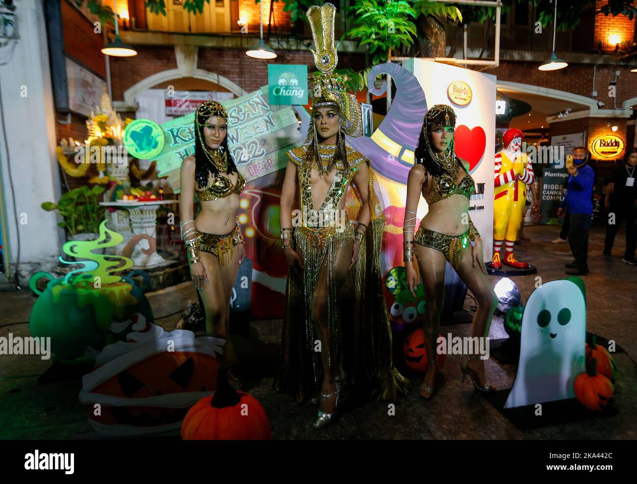 Bangkok, Thailand. 31st Oct, 2022. Revelers with Halloween makeup and