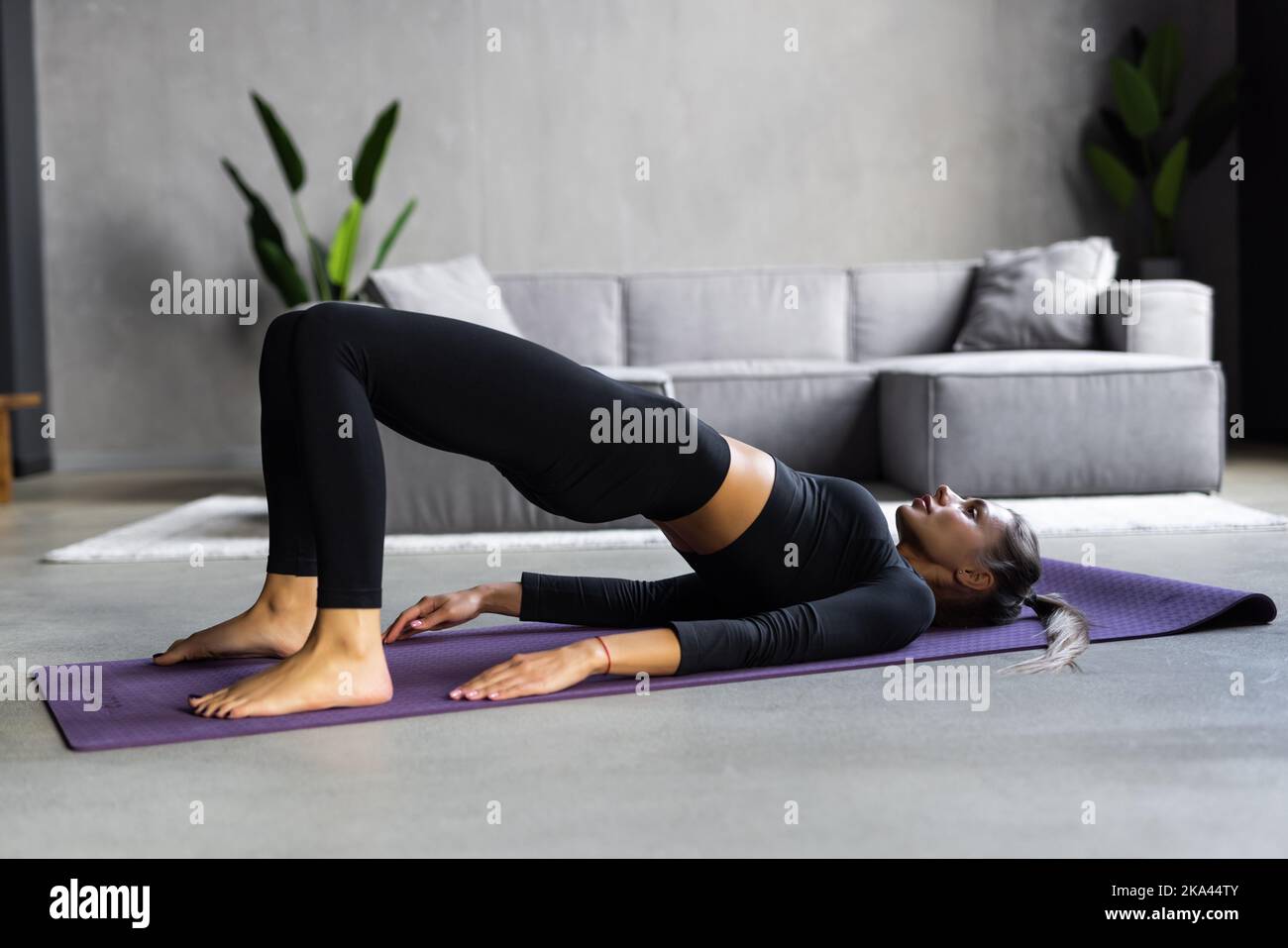 Bodyweight fitness hi-res stock photography and images - Page 10