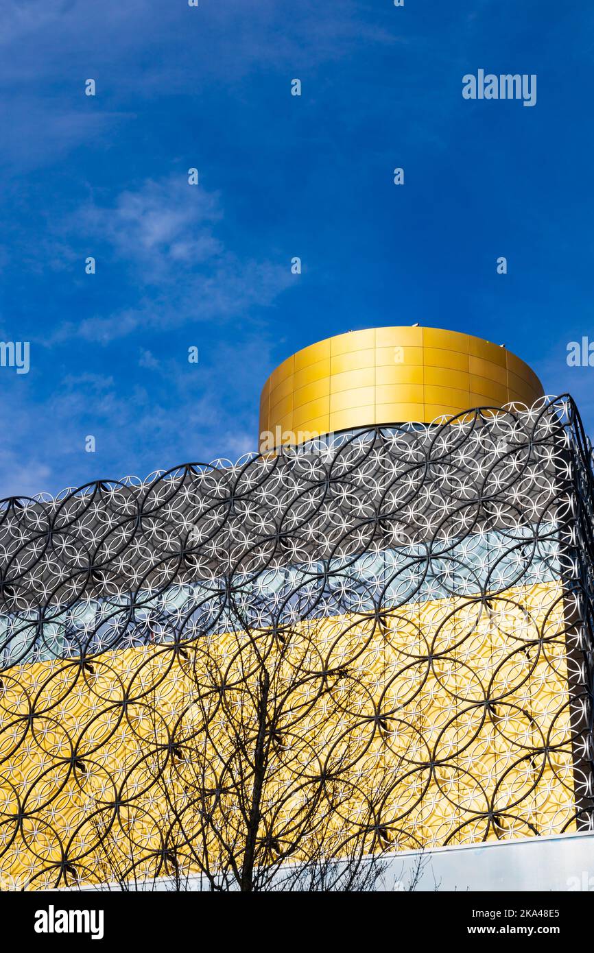The distinctive architecture of the Library of Birmingham, Centenary Square, Birmingham, Warwickshire, West Midlands, England. Stock Photo