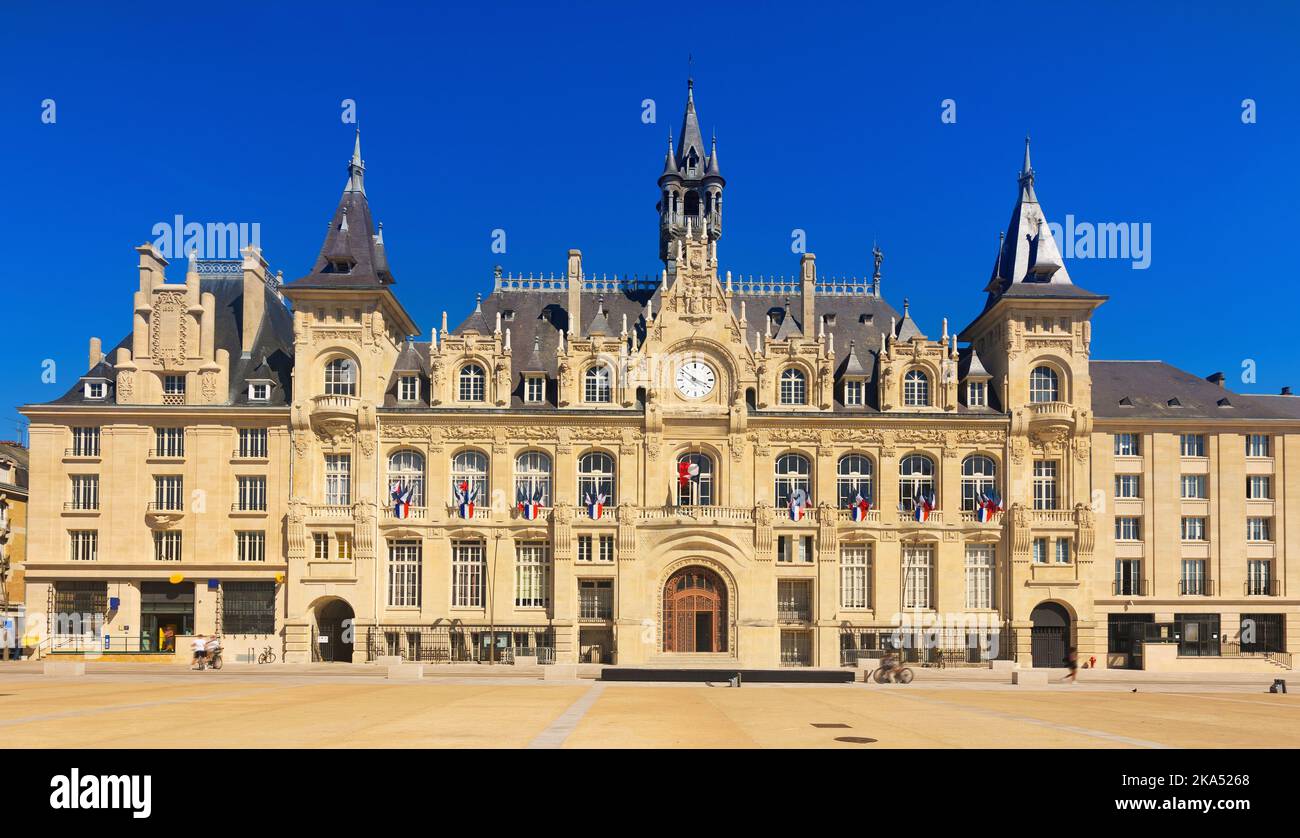 Hotel de ville de charleville hires stock photography and images Alamy
