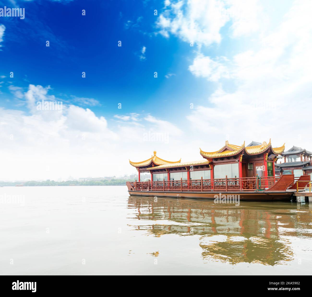 Xihu Vector Traditional ship at the Xihu (West lake), Hangzhou, China Stock Photo ...