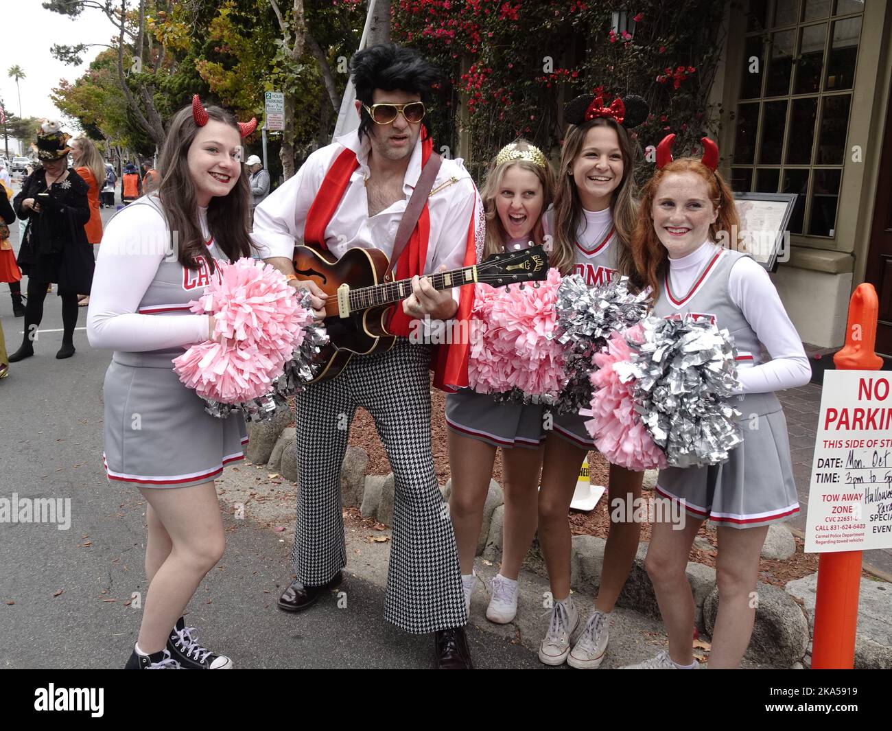 Carmel by the Sea, California, USA. 31st Oct, 2022. Scenes from the 2022 Carmel Halloween parade down Ocean Avenue Credit: Motofoto/Alamy Live News Stock Photo