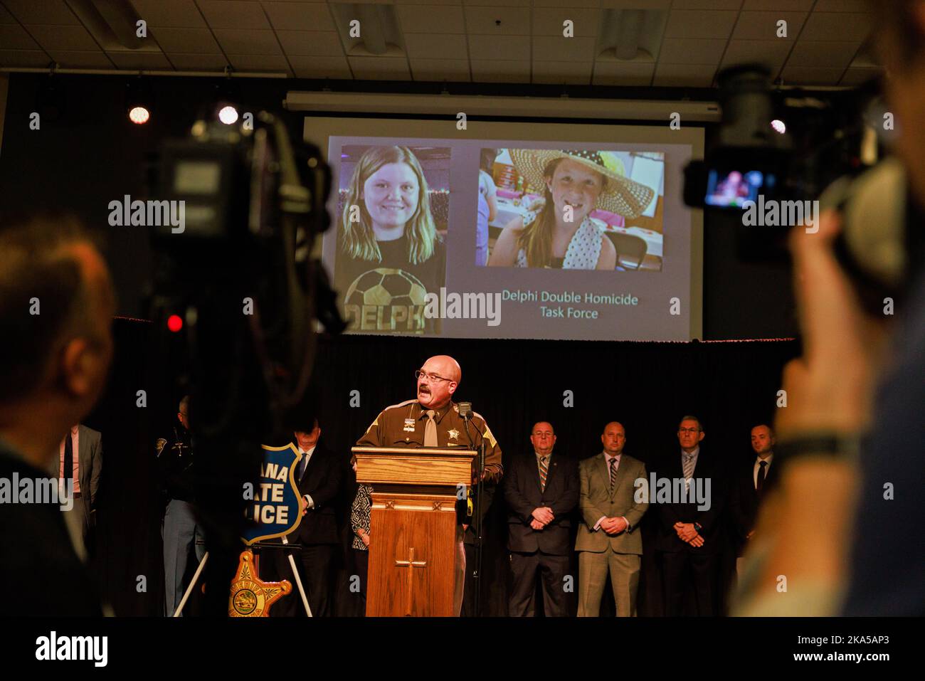 Bloomington, United States. 31st Oct, 2022. Carroll County Sheriff Tobias Leazenby speaks during a press release to announce that Richard M. Allen, of Delphi, has been arrested in the murder case of Abby Williams and Libby German in Delphi. A Delphi, Indiana, man, Richard Allen, has been arrested for the 2017 murders of eighth graders Abby Williams, 13, and Libby German, 14, Indiana State Police Superintendent Doug Carter announced at a press conference. (Photo by Jeremy Hogan/SOPA Images/Sipa USA) Credit: Sipa USA/Alamy Live News Stock Photo