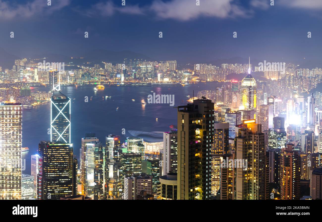Panorama of Hong Kong skyline at night from Victoria Peak Stock Photo ...