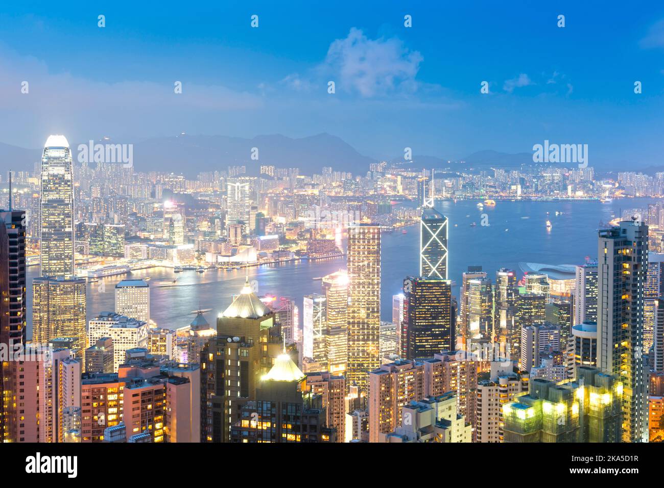 Panorama of Hong Kong skyline at night from Victoria Peak Stock Photo ...