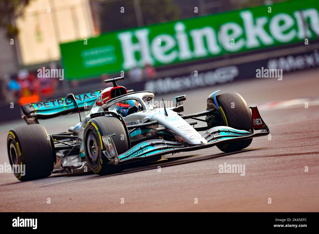 MEXICO City, MEXICO 28. October 2022: George Russell of Great Britain (N-63) Mercedes AMG Petronas F1 Team W13 during practice 2 Day prior to the Formula 1 Grand Prix of Mexico 2022, at Autodromo Hermanos Rodriguez, on October 28, 2022. SPANISH TEXT - followed by English George Russell de Gran Bretana (N-63) Mercedes AMG Petronas F1 Team W13 durante el dia de practicas 2 previo al Gran Premio de Mexico de la Formula 1 2022, en el Autodromo Hermanos Rodriguez, el 28 de Octubre de 2022. F1 Grand Prix held in the Magdalena Mixhuca Park in the Autodromo Hernando Rodriguez, Formula 1 Grand P Stock Photo