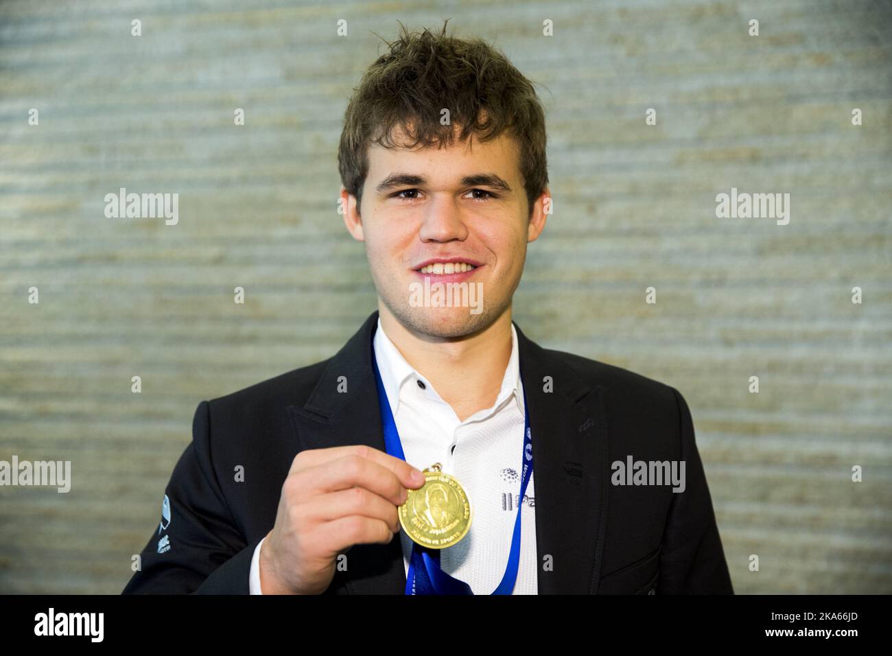 World Chess Champion Magnus Carlsen voted 'Name of the Year 2013' by  Norwegian Sports Journalists ~ World Chess Championship 2013 Viswanathan  Anand vs Magnus Carlsen at Chennai Hyatt Regency