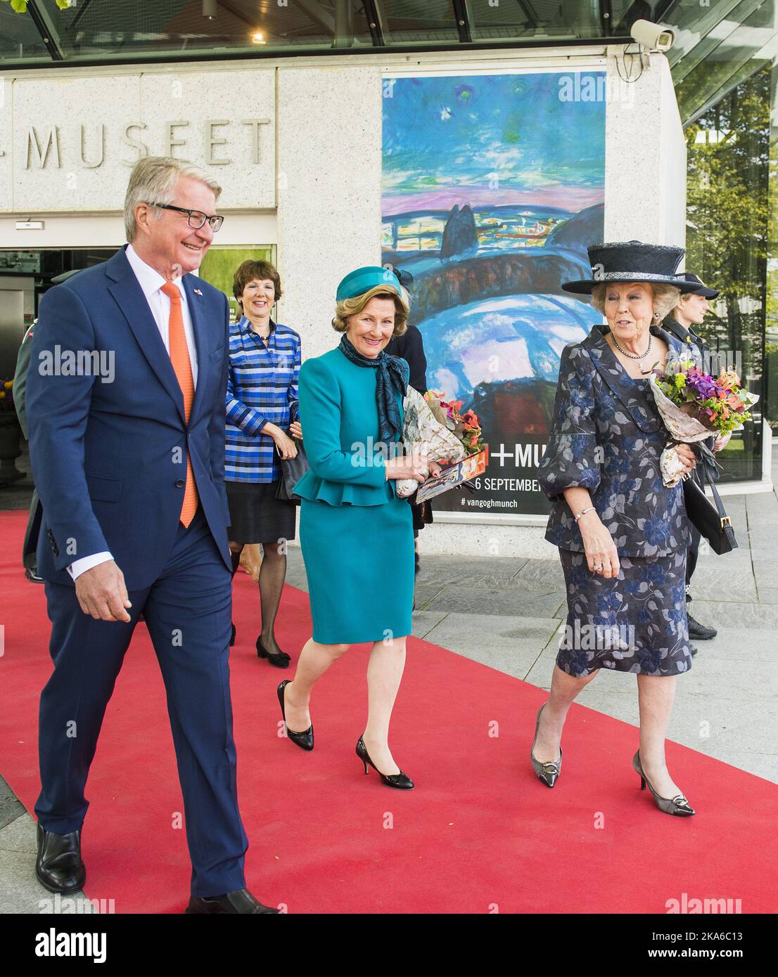 Oslo, Norway 20150509. Mayor of Oslo Fabian Stang, Queen Sonja and Princess Beatrix of the Netherlands attending the opening of an exhibition pairing the works of artists Edvard Munch and Vincent van Gogh at the Munch Museum in Oslo. Photo: Fredrik Varfjell, NTB scanpix Stock Photo