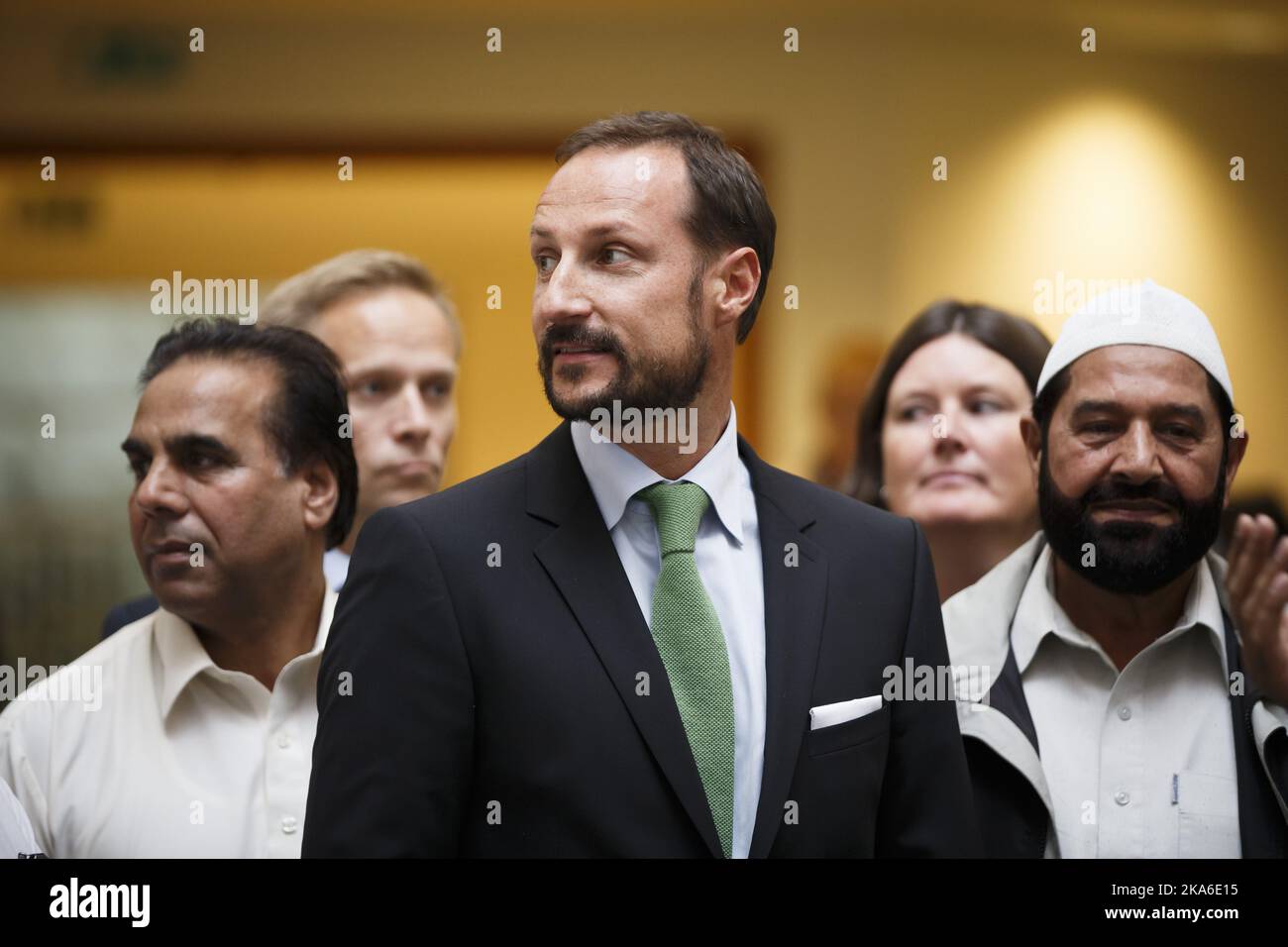 OSLO, Norway 20150918. Crown Prince Haakon visits Central Jamaat-e Ahl-e Sunnat mosques in Groenland in Oslo Friday. On that occasion opens the Crown Prince a conference for young religious and ethical leaders. It is 'Samarbeidsraadet for tros- og livssynssamfunn' who is organizing the conference. Conspiracy thinking, leadership training and the prevention of violent extremism are among the topics. Photo: Heiko Junge / NTB scanpix Stock Photo