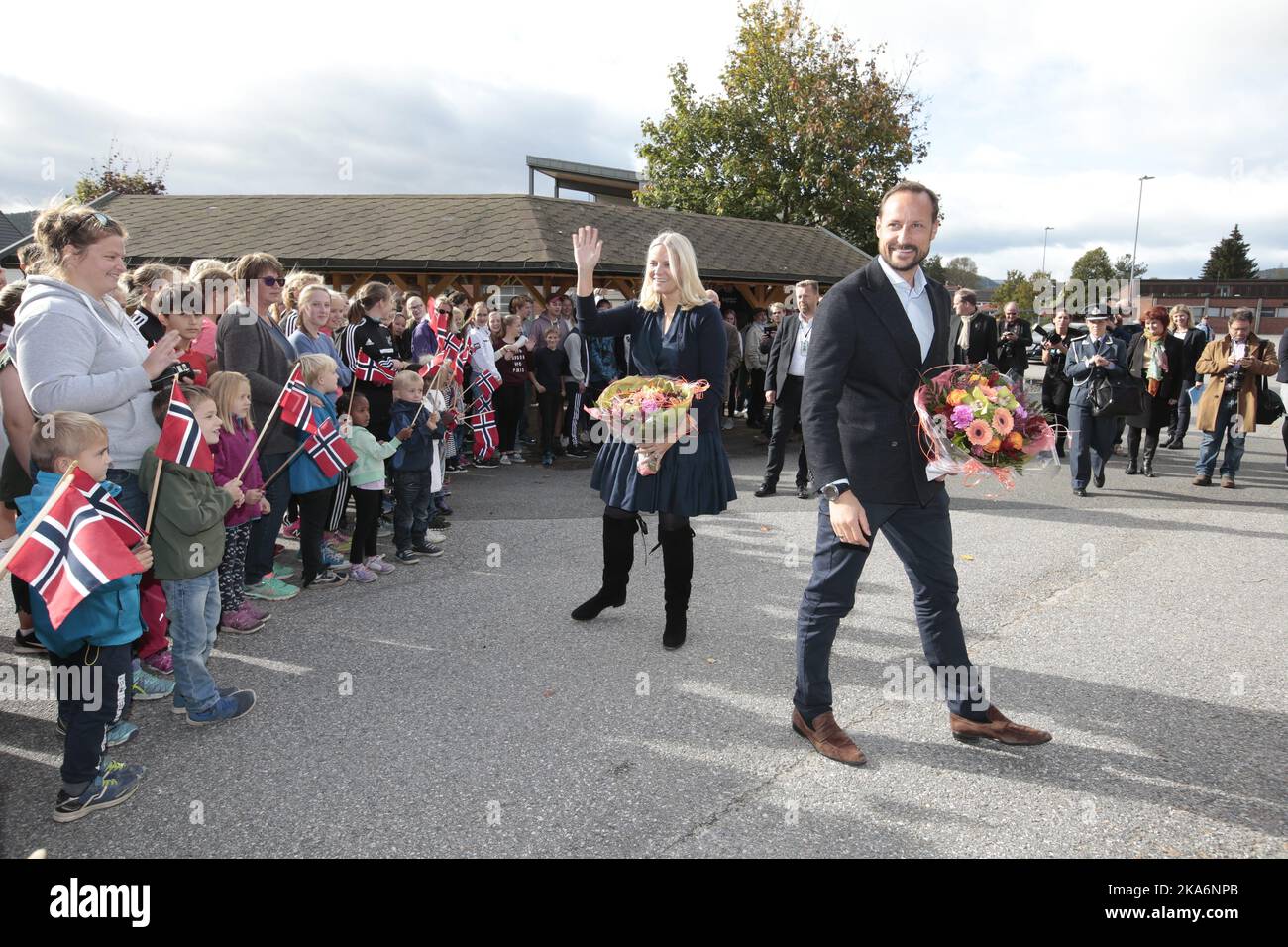 Lunde, Norway 20160928. Crown Prince Haakon and Crown Princess Mette-Marit visiting Nome upper secondary school, Lunde. Photo: Lise Aaserud / NTB scanpix Stock Photo