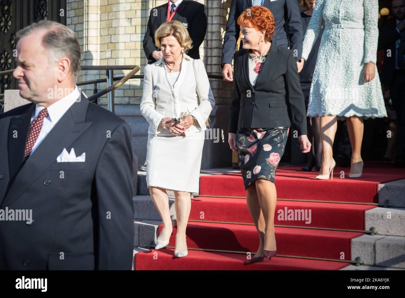 Oslo, Norway 20170918. Queen Sonja and first Vice President of the Storting, Marit Nybakk after the unveiling of the King and Queen's 80th anniversary gift from the Storting (Parliament) on Monday. The gift is a painting by Kira Wager called 'King Olav V's Oath for the Storting'. Photo: Audun Braastad / NTB scanpi Stock Photo