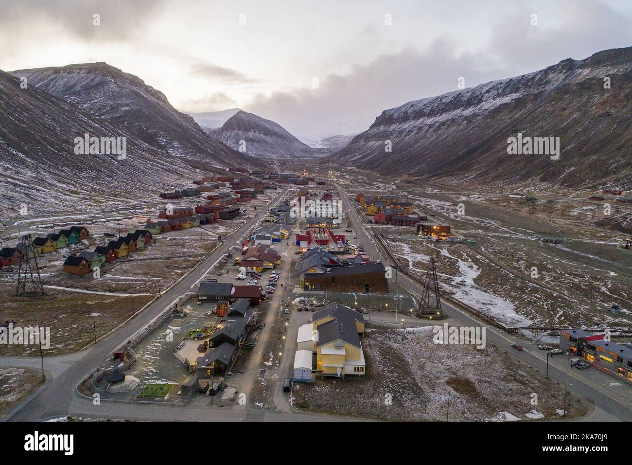Longyearbyen, Svalbard, Norway 20171031. Longyearbyen on Svalbard is surrounded by mountains along The Advent Valley. Photo: Tore Meek / NTB scanpi Stock Photo