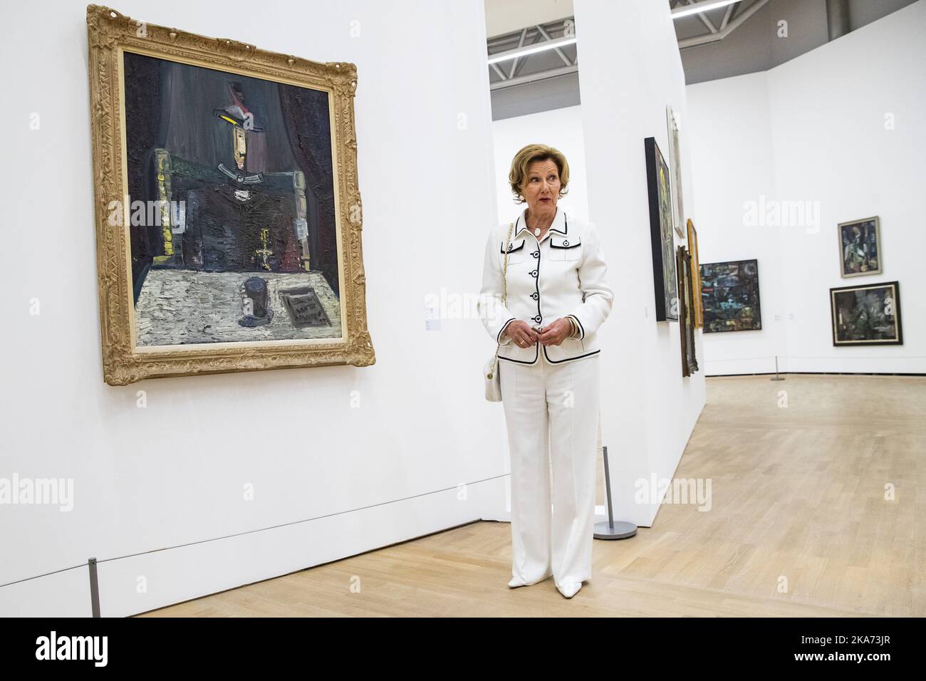 HOVIK, NORWAY 20180615. Queen Sonja is present during the opening of the Jakob Weidemann exhibition at Henie Onstad Art Center at Hovik. Here at the artwork Kongen. Photo: Haakon Mosvold Larsen / NTB scanpi  Stock Photo