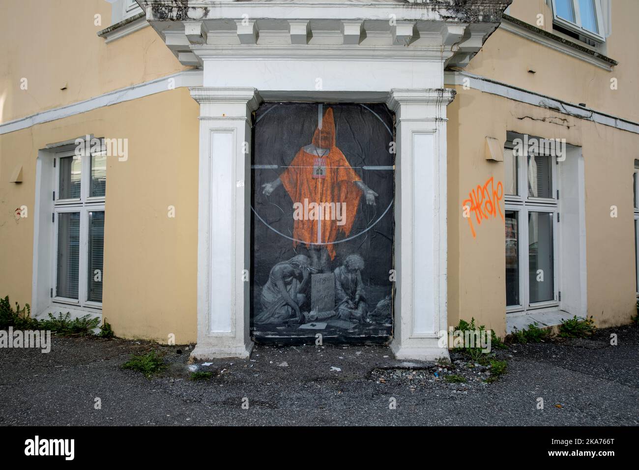 Bergen, Norway 20190420. One year after the street artist AFK hung up the controversial picture of Sylvi Listhaug at the junction between Hans Holmboes gate and Fosswinckelsgate in Bergen, the artist has installed a new image in the same place. This time, the motif is Julian Assange, the founder of Wikileaks. Photo: Eivind Senneset / NTB scanpi Stock Photo