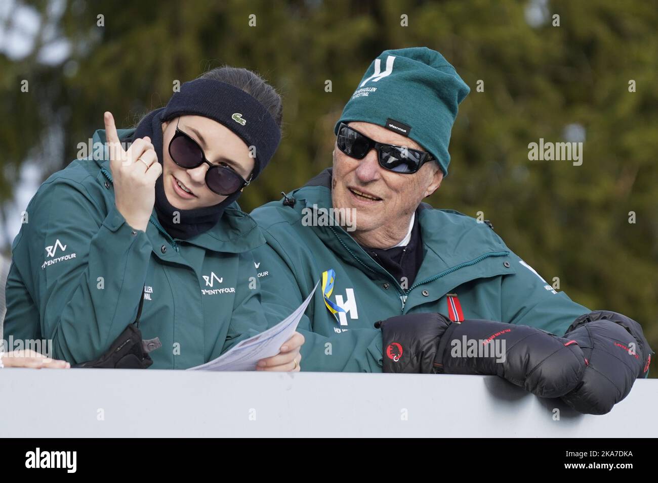 oslo-20220306-king-harald-and-princess-ingrid-alexandra-watching-ski