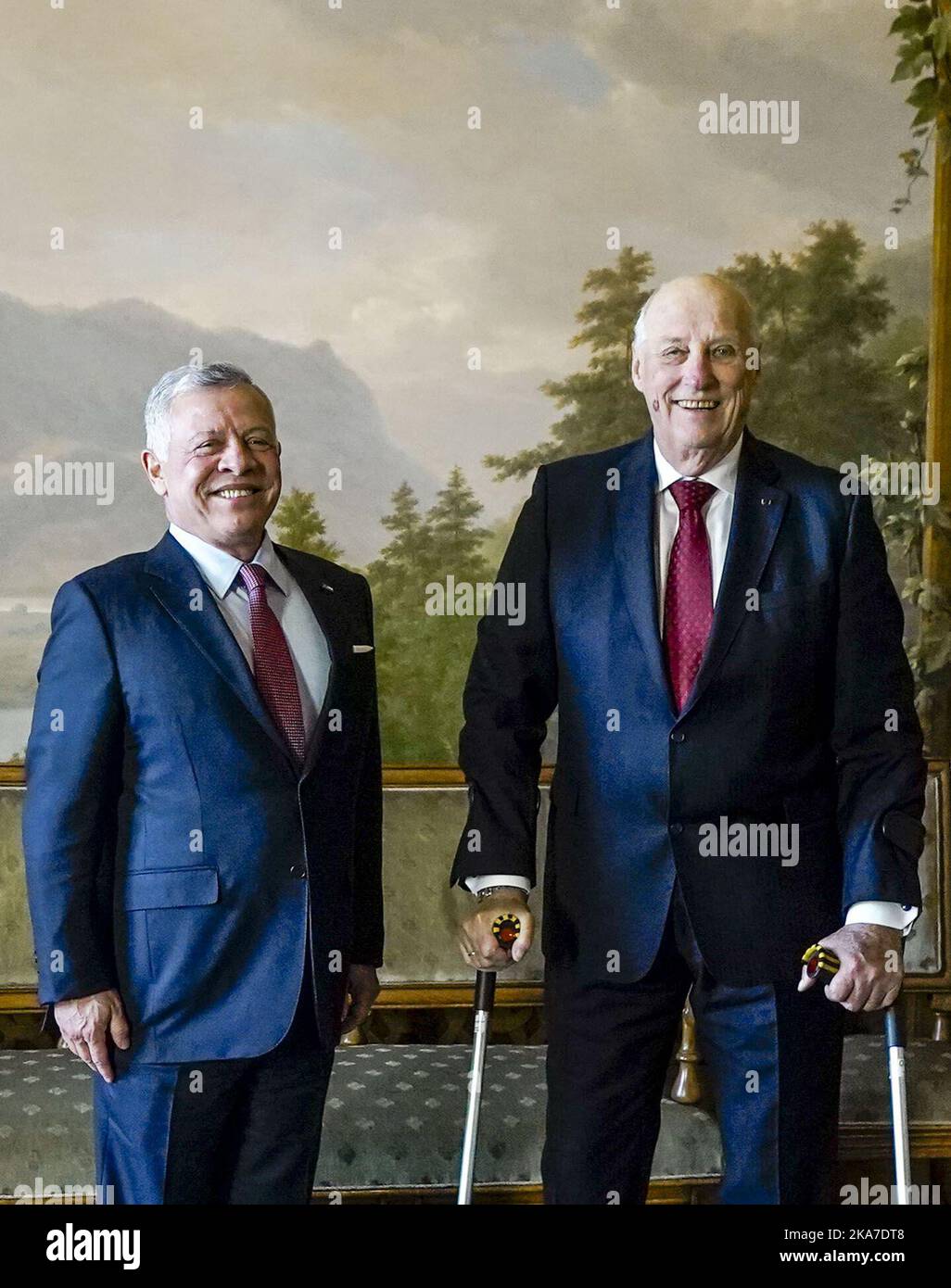 Oslo 20220314. King Harald (to the right) receives King Abdullah II of Jordan in an audience at the Palace. Photo: Lise Aaserud / NTB POOL  Stock Photo