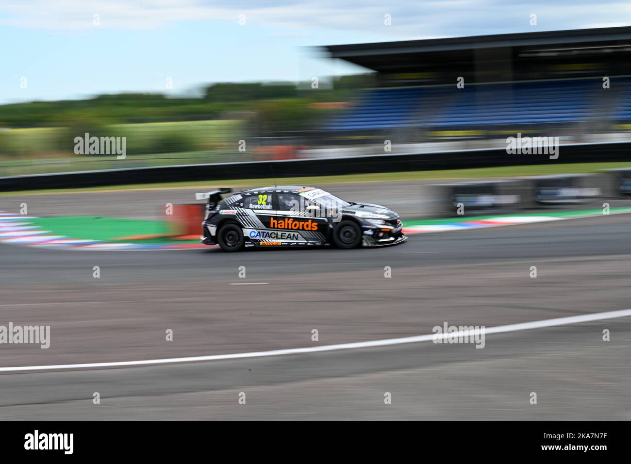 Cataclean Racing BTCC Thruxton 2022 Daniel Rowbottom Halfords Racing with Cataclean ...