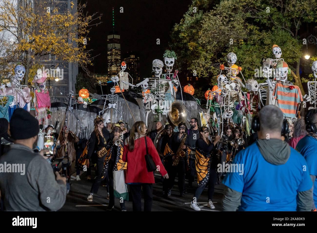 New York, United States. 31st Oct, 2022. Puppeteers participate in New