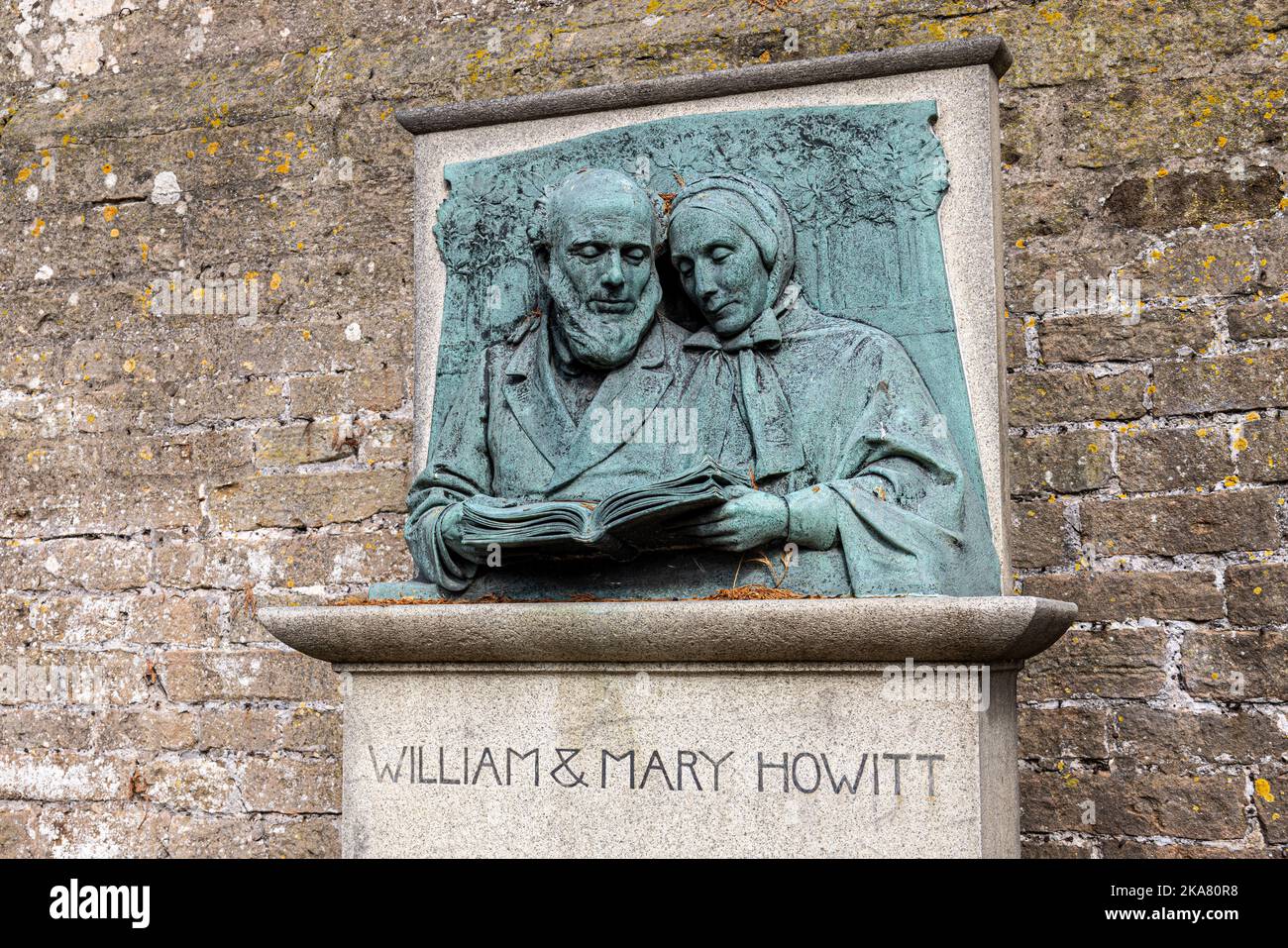 Statue of William & Mary Howitt, Small Walled Garden, Newstead Abbey, Nottinghamshire, England, UK Stock Photo