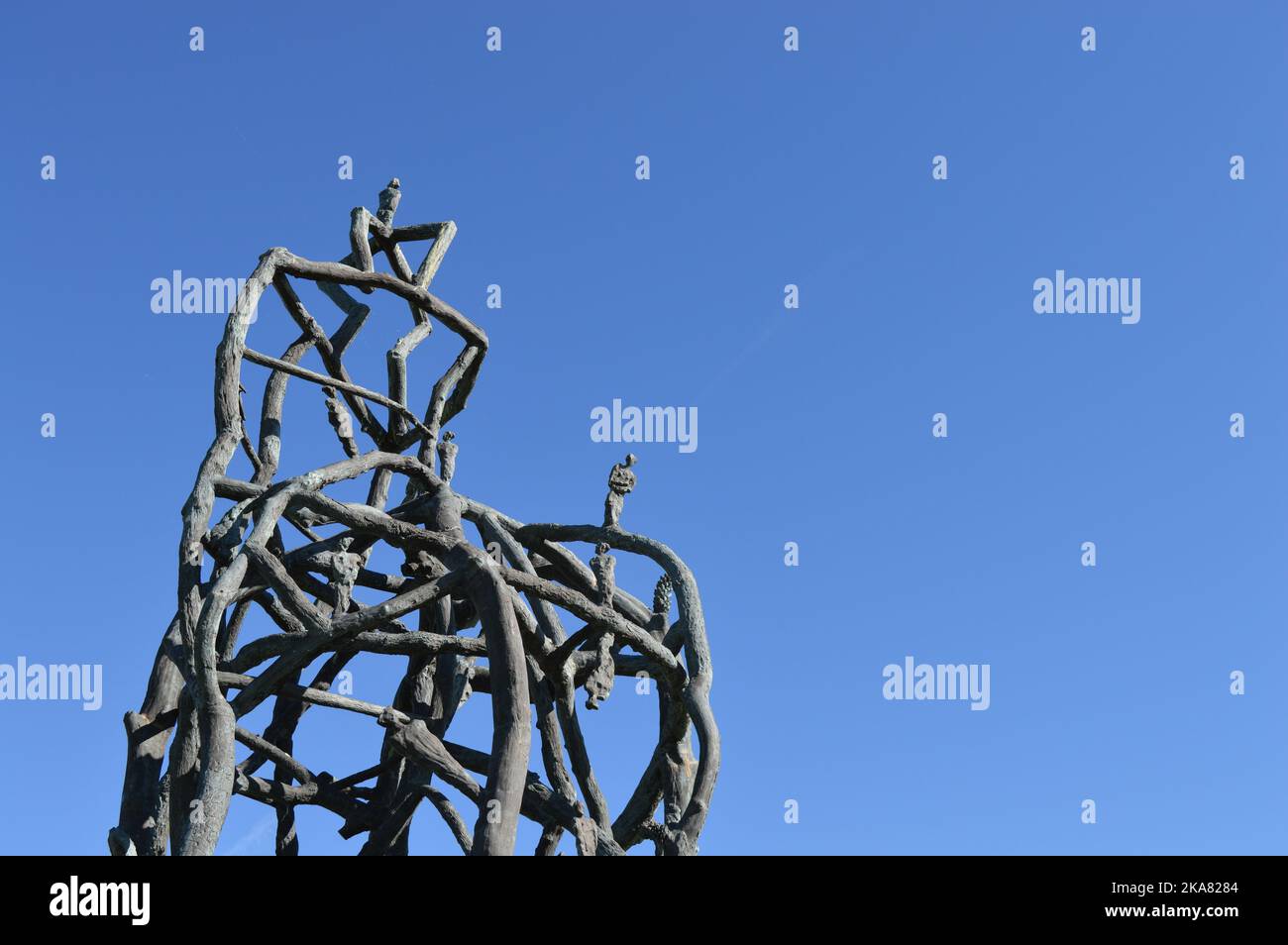 Sculpture Weltwegbetrachter from Gunter Damisch on sunny day with perfect blue sky, Hochkogel, Mostviertel, lower Austria Stock Photo